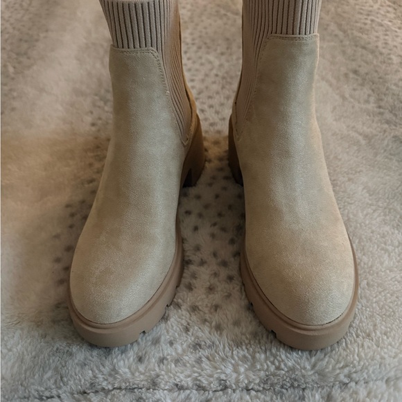 Steve Madden Shoes - Steve Madden Beige Ankle Booties